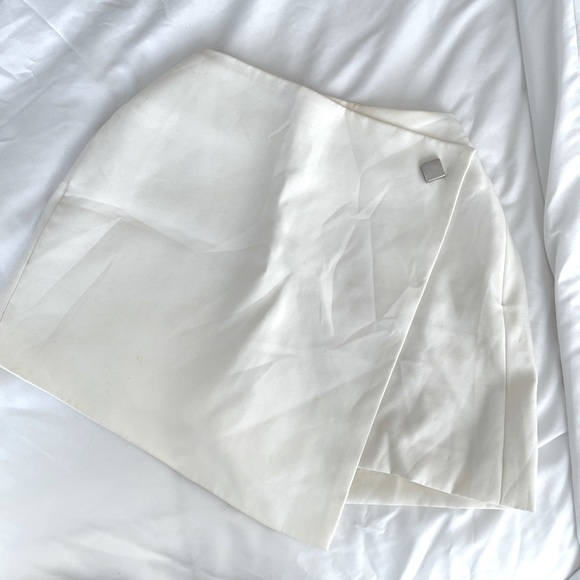White Skort - Size Small - Picture 1 of 1
